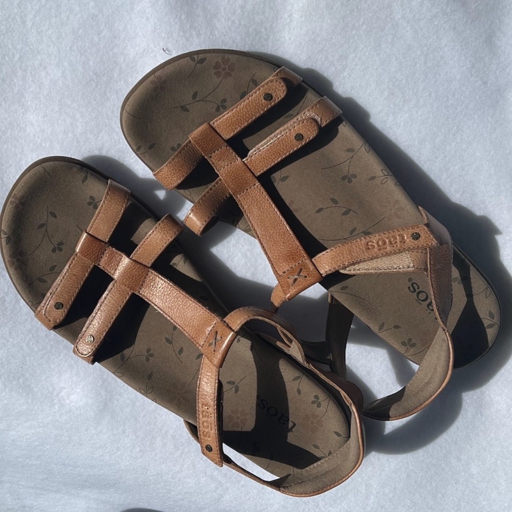 Taos Trophy Sandal Size 11 Tan